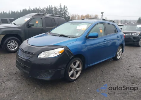 2010 Toyota Matrix z USA, uszkodzony, nr VIN 2T1LE4EE7AC014320